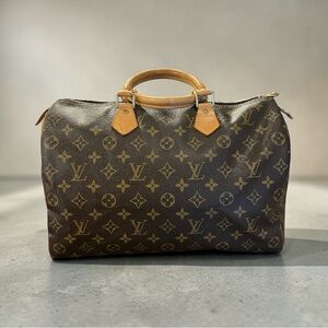 Louis Vuitton Speedy 35 Monogram – Classic LV Handbag